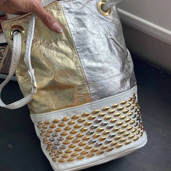 Vintage Handbags - New World Collection 80’s Genuine Leather Bucket Bag